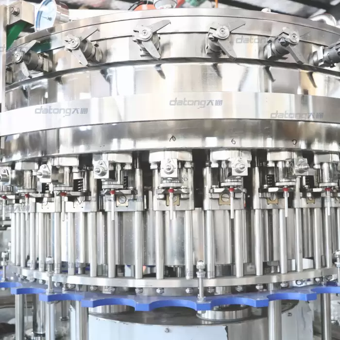 Automatic Plastic Bottle Carbonated Drinks Filling Machine — image 4