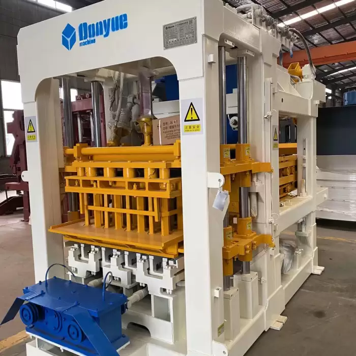 QT8-15 Concrete Brick Making Machine — image 4