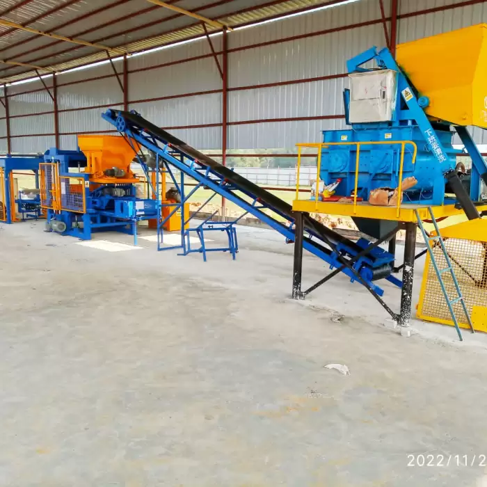QT6-15 Automatic Concrete Bricks Making Machine — image 6