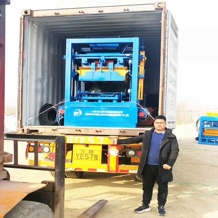 Six-hole Qtj4-40 Diesel Engine Mobile Brick Making Machine — image 3