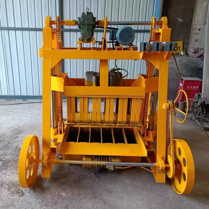 Electric Large Wheel Mobile Concrete Brick Making Machine — image 3