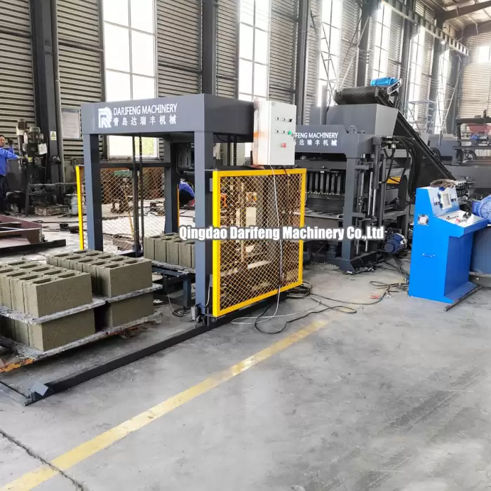 QT4-18 Hollow Brick Making Machine — image 3