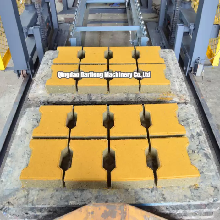 QT4-18 Hollow Brick Making Machine — image 5