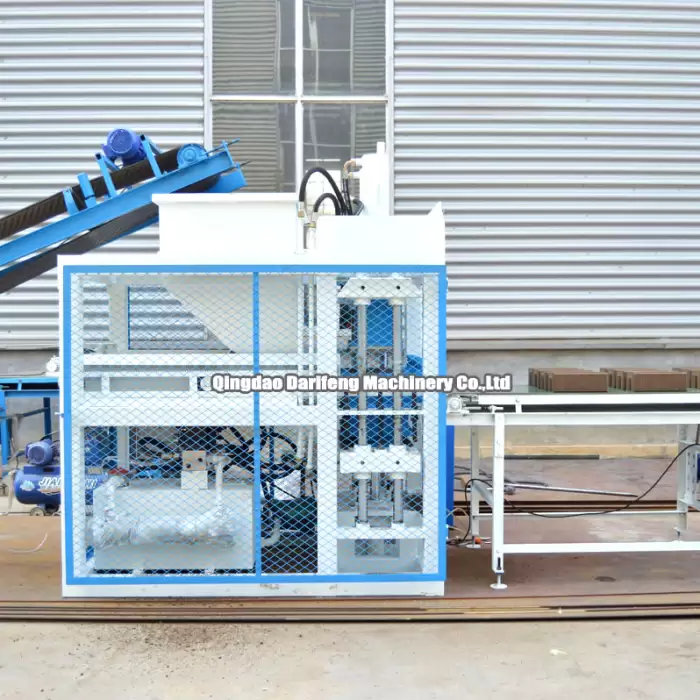 DF4-10 Interlocking Stabilized Earth Block Machine — image 4