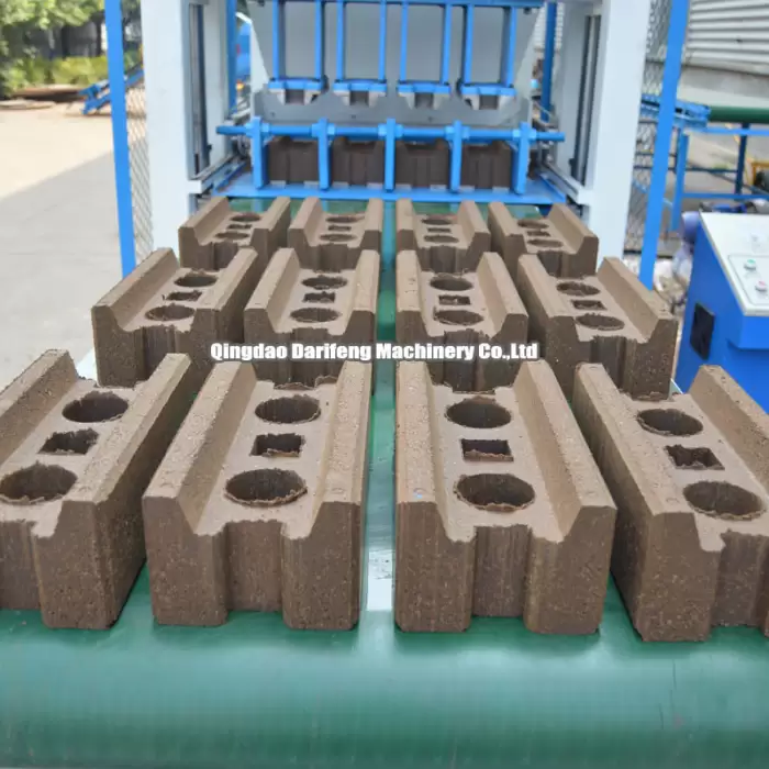 DF4-10 Interlocking Stabilized Earth Block Machine — image 6