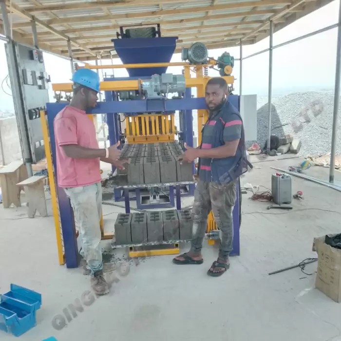 Qt4-25 Hydraulic Small Brick Making Machine — image 5