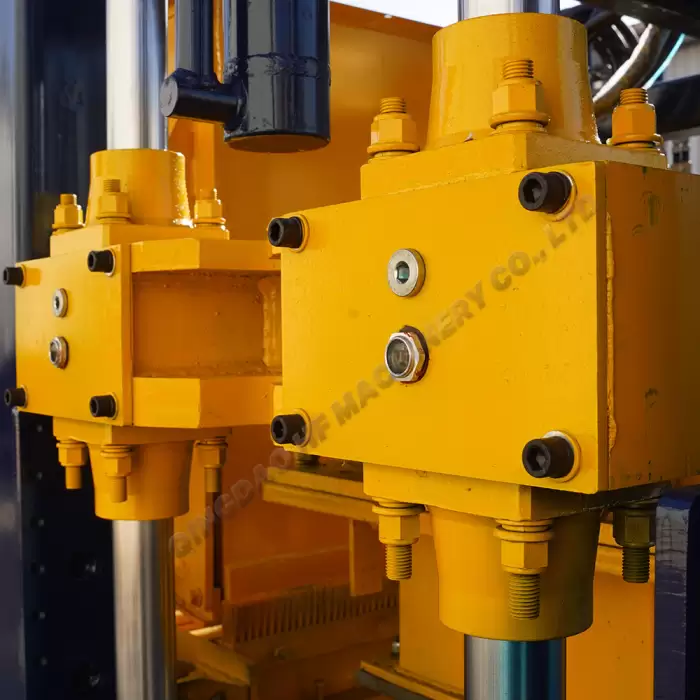 H1800 Electric Concrete Block Machine — image 6