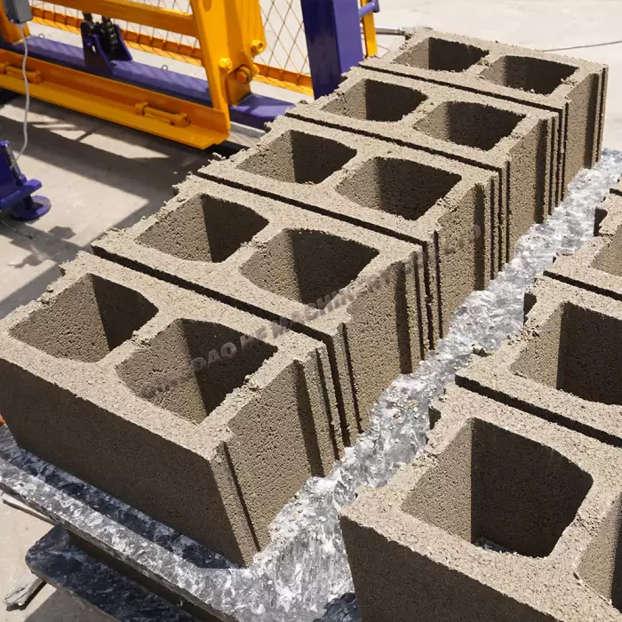 New Type QT5-15 High Quality Cement Concrete Hollow Paver Brick Block Making Machine Automatic — image 3