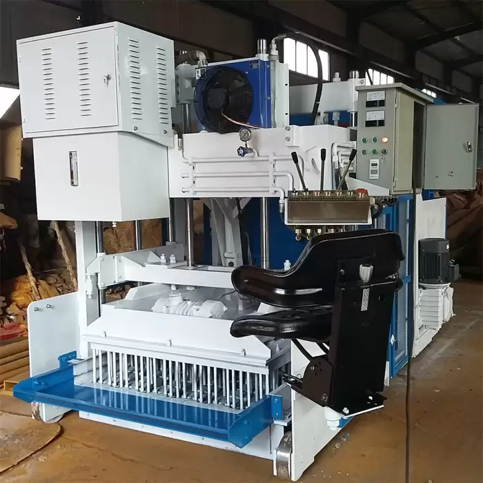 HF QTM10-15 Hydraulic Mobile Concrete Hollow Egg Laying Block Machine — image 2