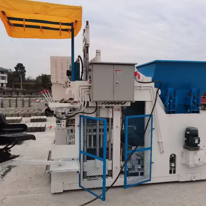 HF QTM10-15 Hydraulic Mobile Concrete Hollow Egg Laying Block Machine — image 3
