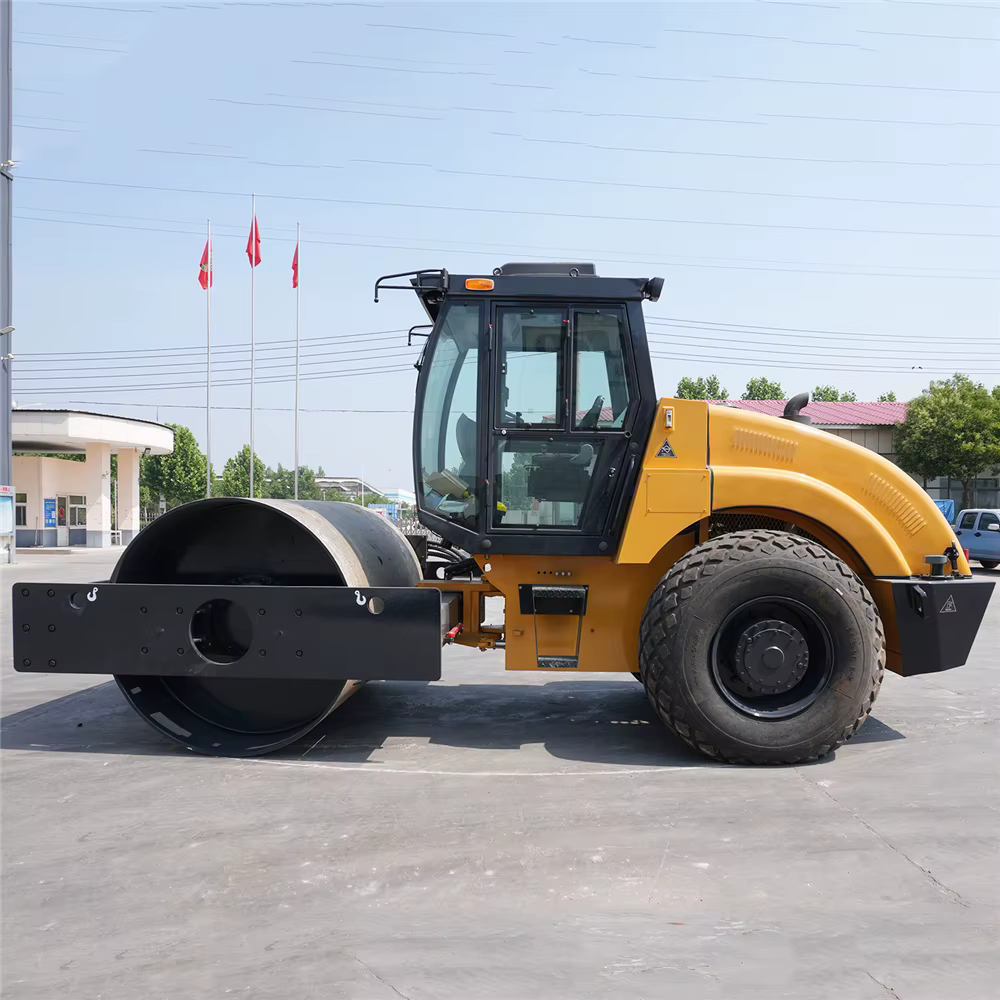 14 Ton Soil Compactor — image 5