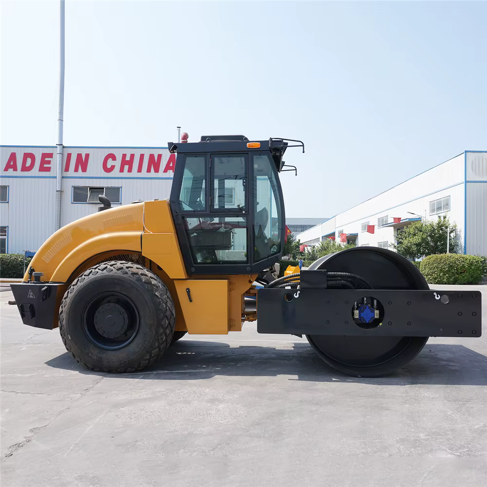 14 Ton Soil Compactor — image 6