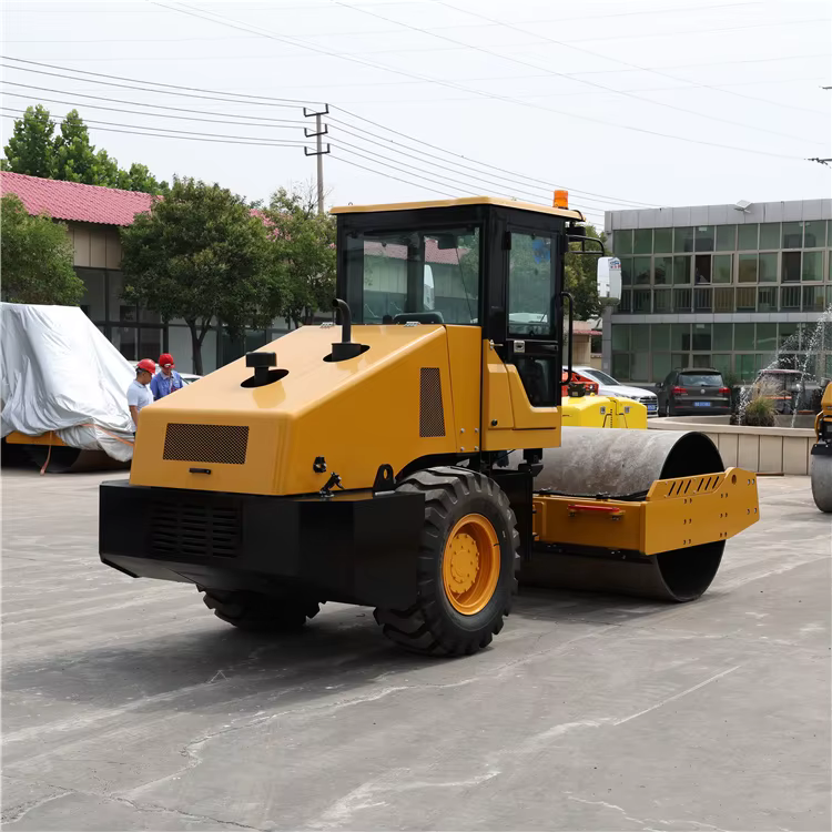 8 Ton Riding On Vibratory Roller Smooth Drum Soil Compactor — image 3