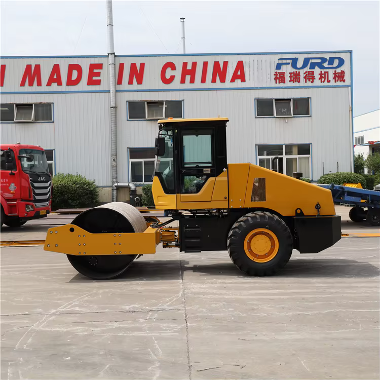 8 Ton Riding On Vibratory Roller Smooth Drum Soil Compactor — image 5