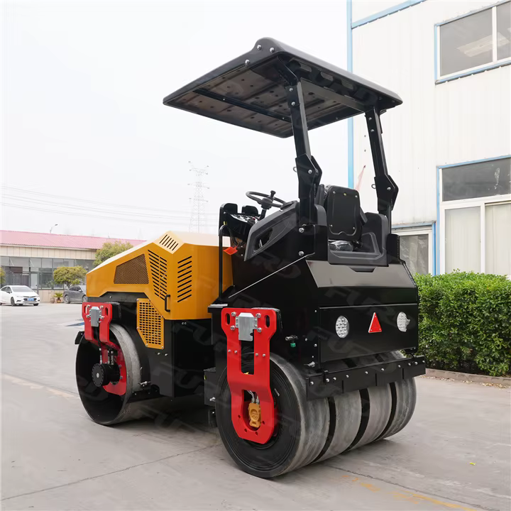 4 Ton Road Construction Machine with Front Vibrating Smooth Drum and Rear Pneumatic Tires — image 4