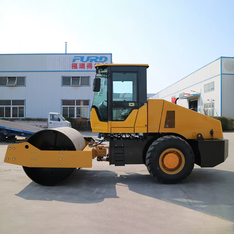 Single Drum Roller 6 Ton Soil Compactor — image 3