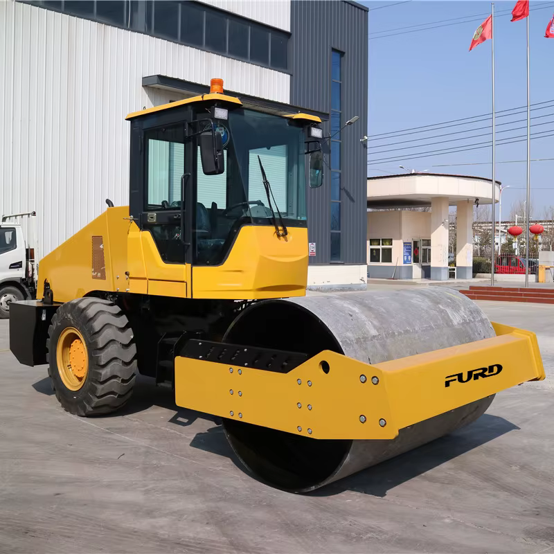 Single Drum Roller 6 Ton Soil Compactor — image 5
