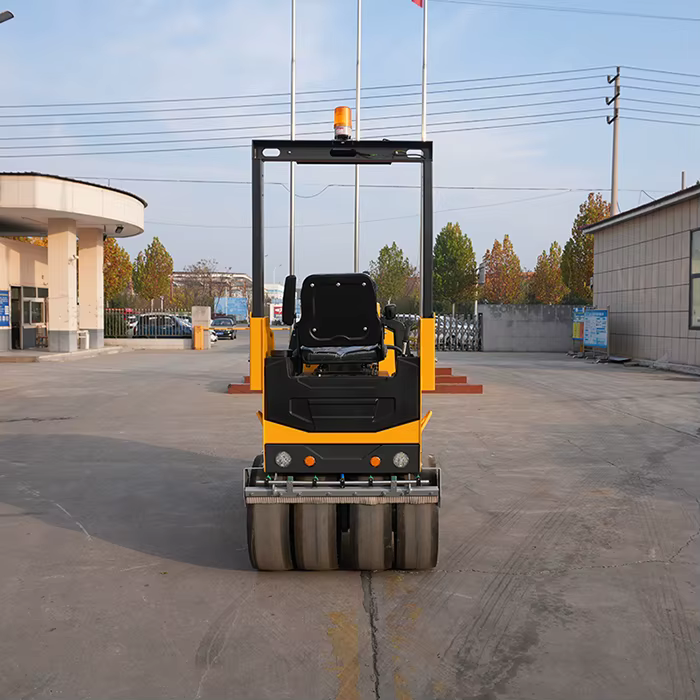 Vibratory 1.5 Ton Multi Tyre Roller Compaction Rubber Tire Asphalt Roller — image 4