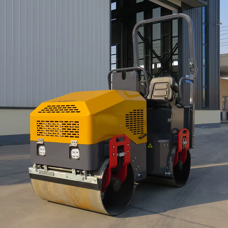 Strong Compaction 1.5 Ton Asphalt Vibratory Road Roller — image 4