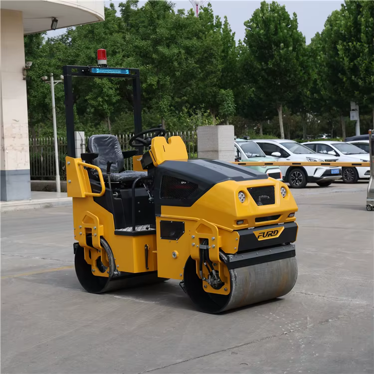 1500 Kg Full Hydraulic Vibratory Tandem Smooth Drums Roller Compactor — image 3