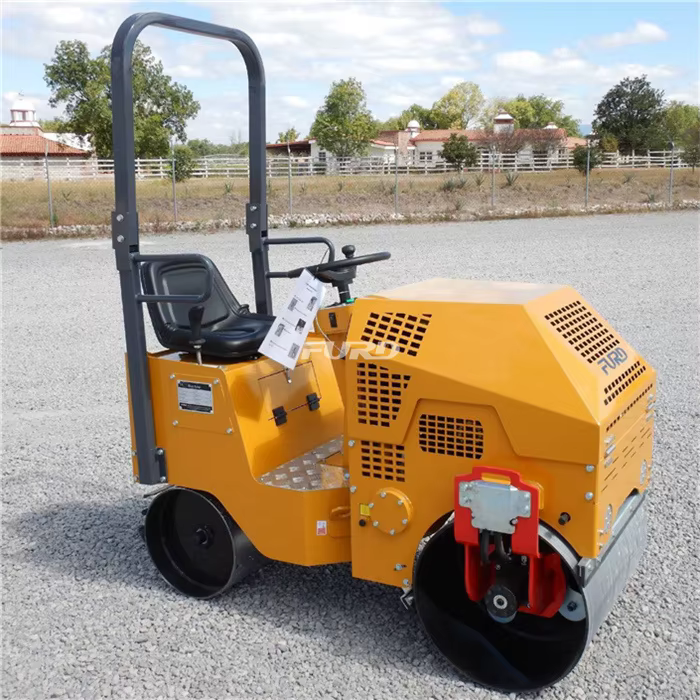800 Kgs Double Drum Vibratory Soil Roller — image 3