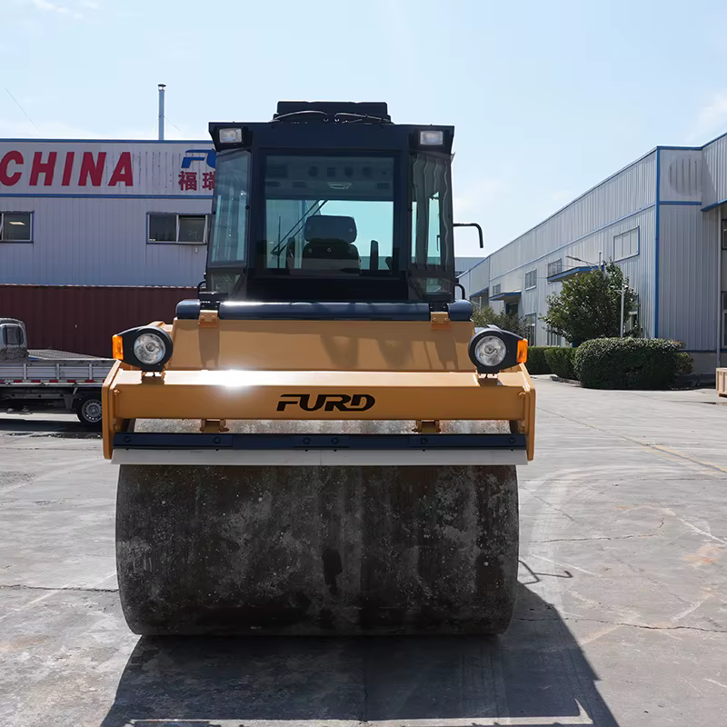 Heavy Duty 10 Ton Vibratory Tandem Drum Roller Compactor — image 2