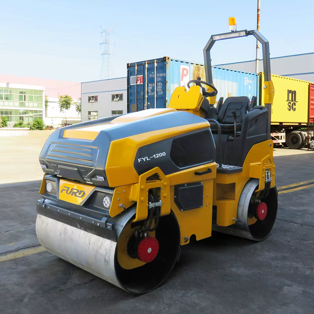 Gasoline Double Drum Vibratory Ground Roller Compactor — image 2