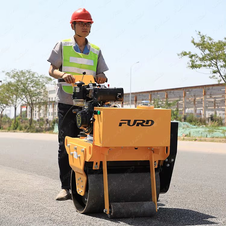 FURD Vibratory Asphalt Road Roller Soil Compactor — image 4