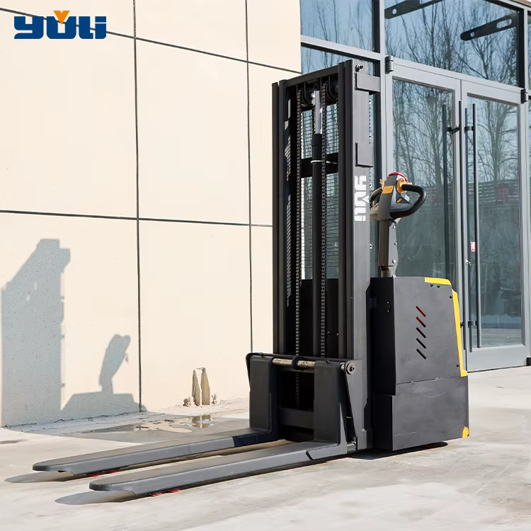Warehouse Off Road Stacker Pallet Truck 1.5T — image 4