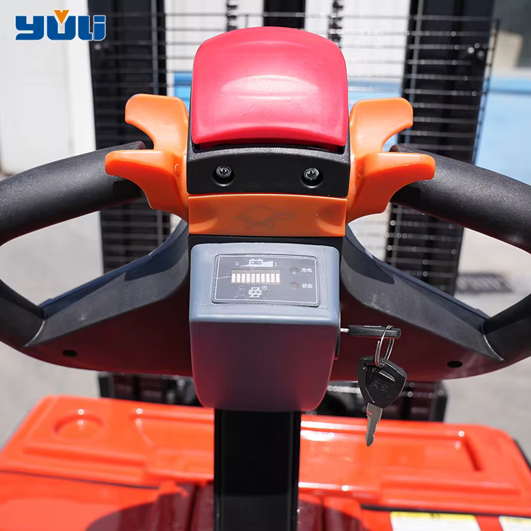 Warehouse Off Road Stacker Pallet Truck 1.5T — image 6