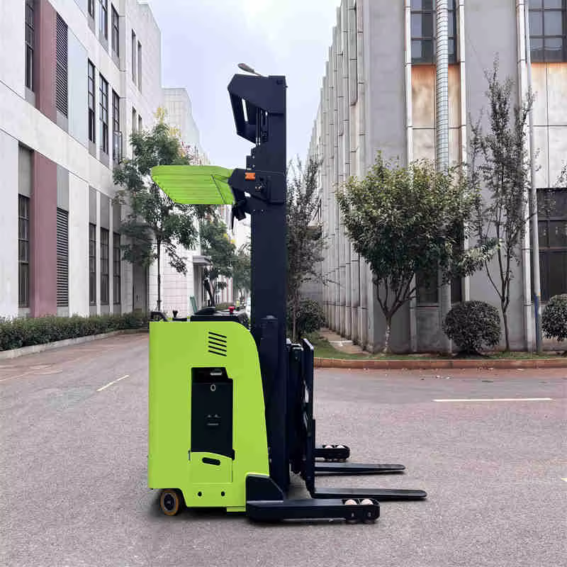 Younglift Electric Single Scissor Lift Fork Truck 3 Ton Capacity — image 2