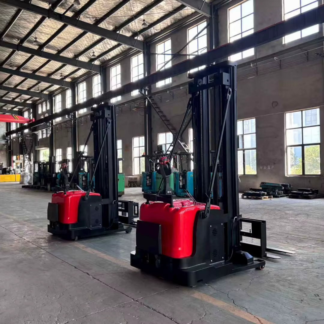 1 to 1.6 Ton Side Fork Stand-On Pallet Stacker — image 4