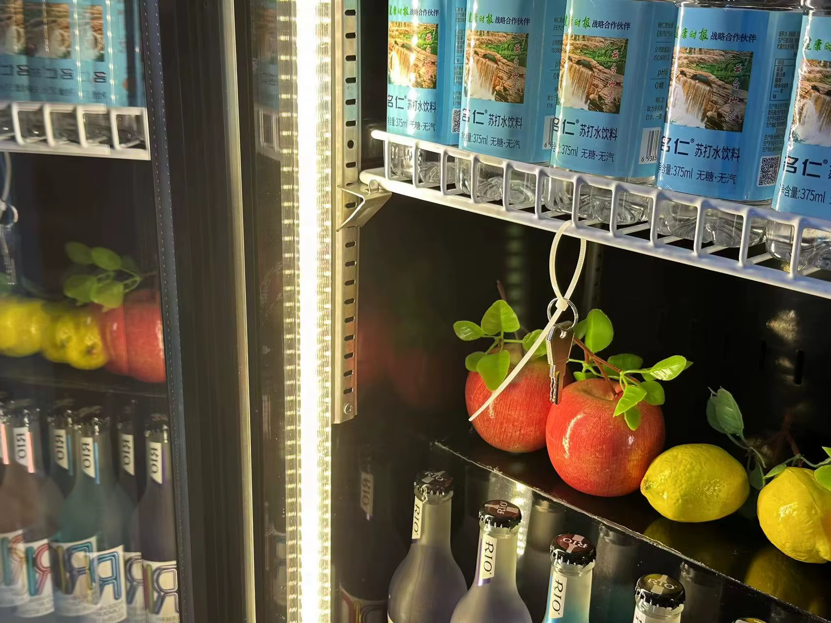 Good Quality Commercial Three Door Mini Bar Fridge — image 4