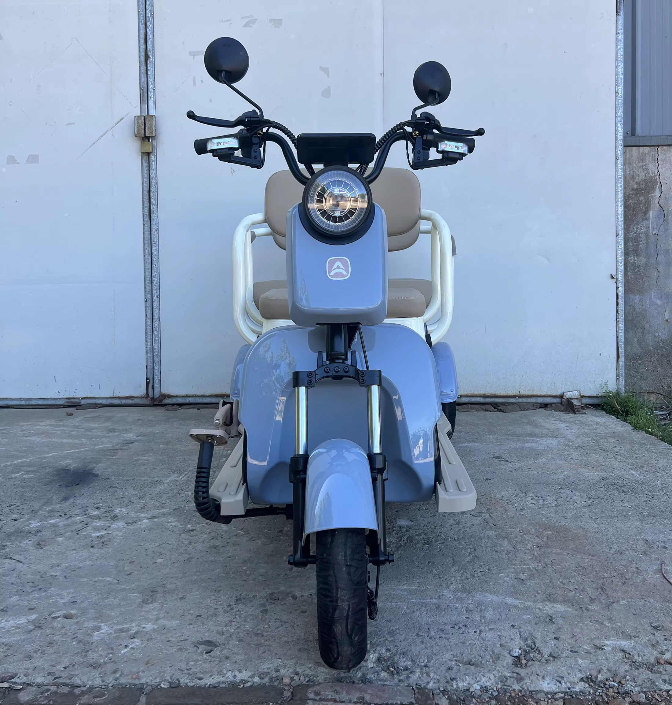 Foldable Restchair Electric Tricycle — image 3