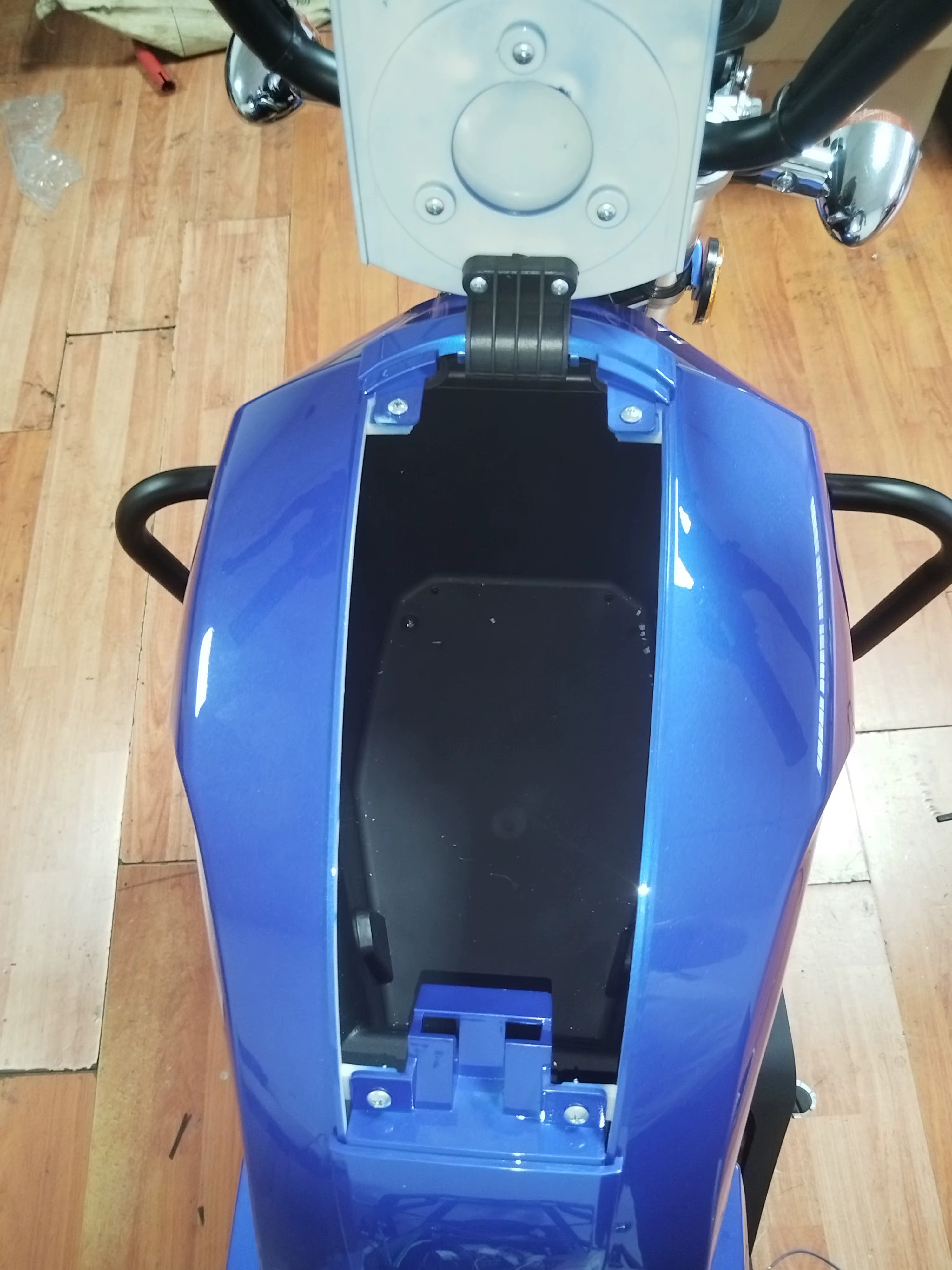 DU300 High Speed Electric Motorcycle — image 5