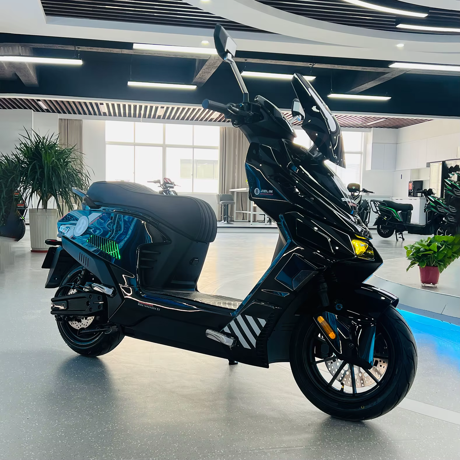 Mini 3000W Electric Moped for Adults — image 3