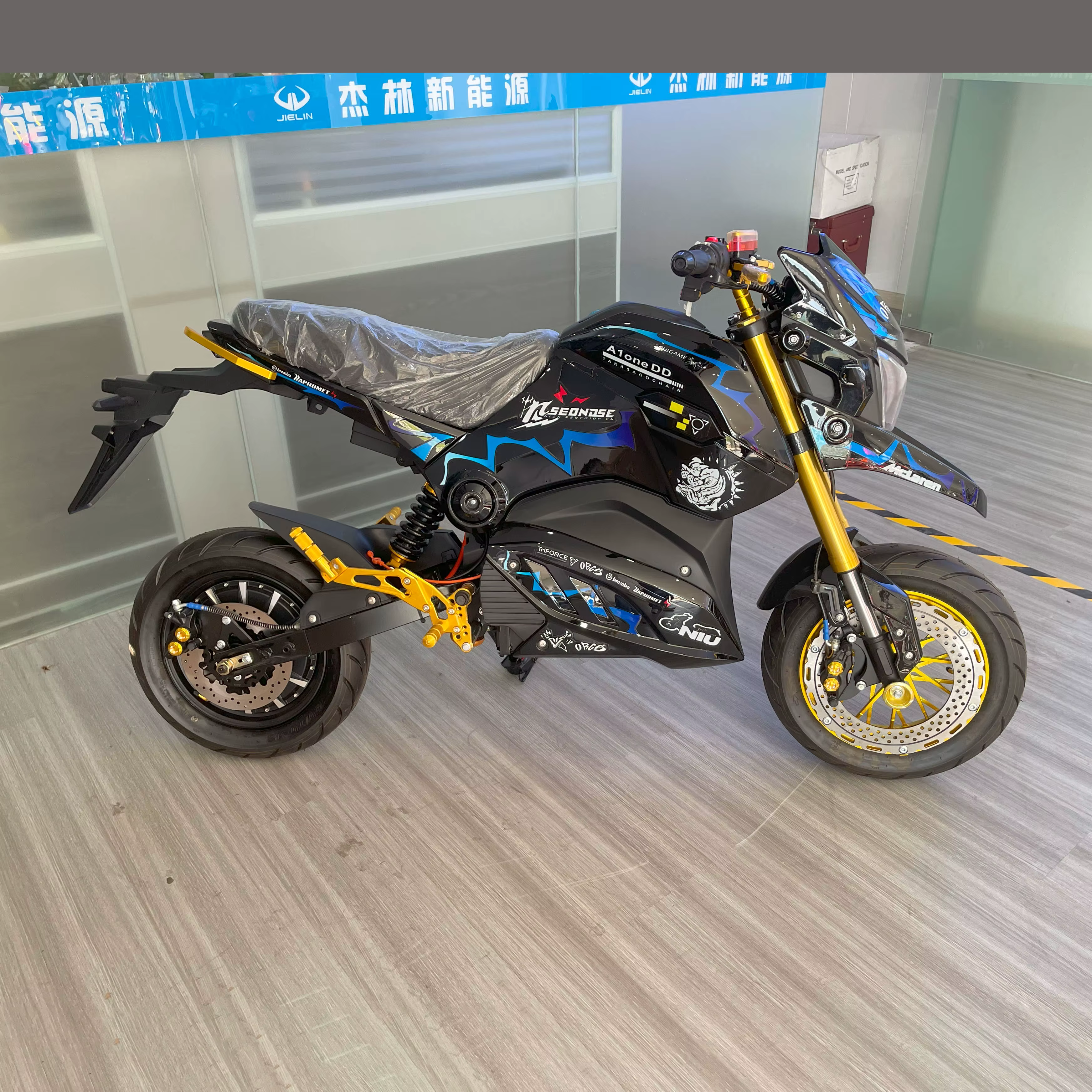 High-Speed 72V Adult Sports Electric Road Scooter — image 4