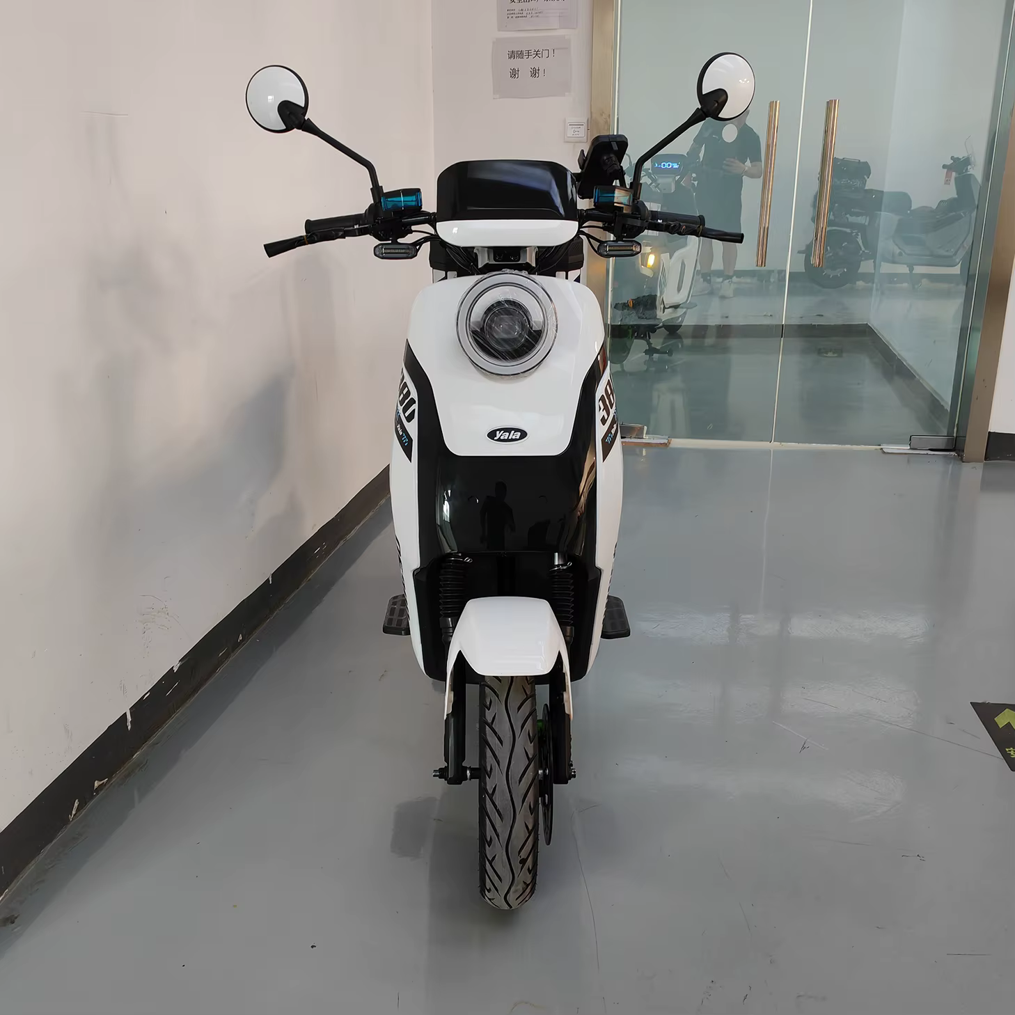 Powerful 72V Off-Road Electric Dirtbike Scooter — image 2