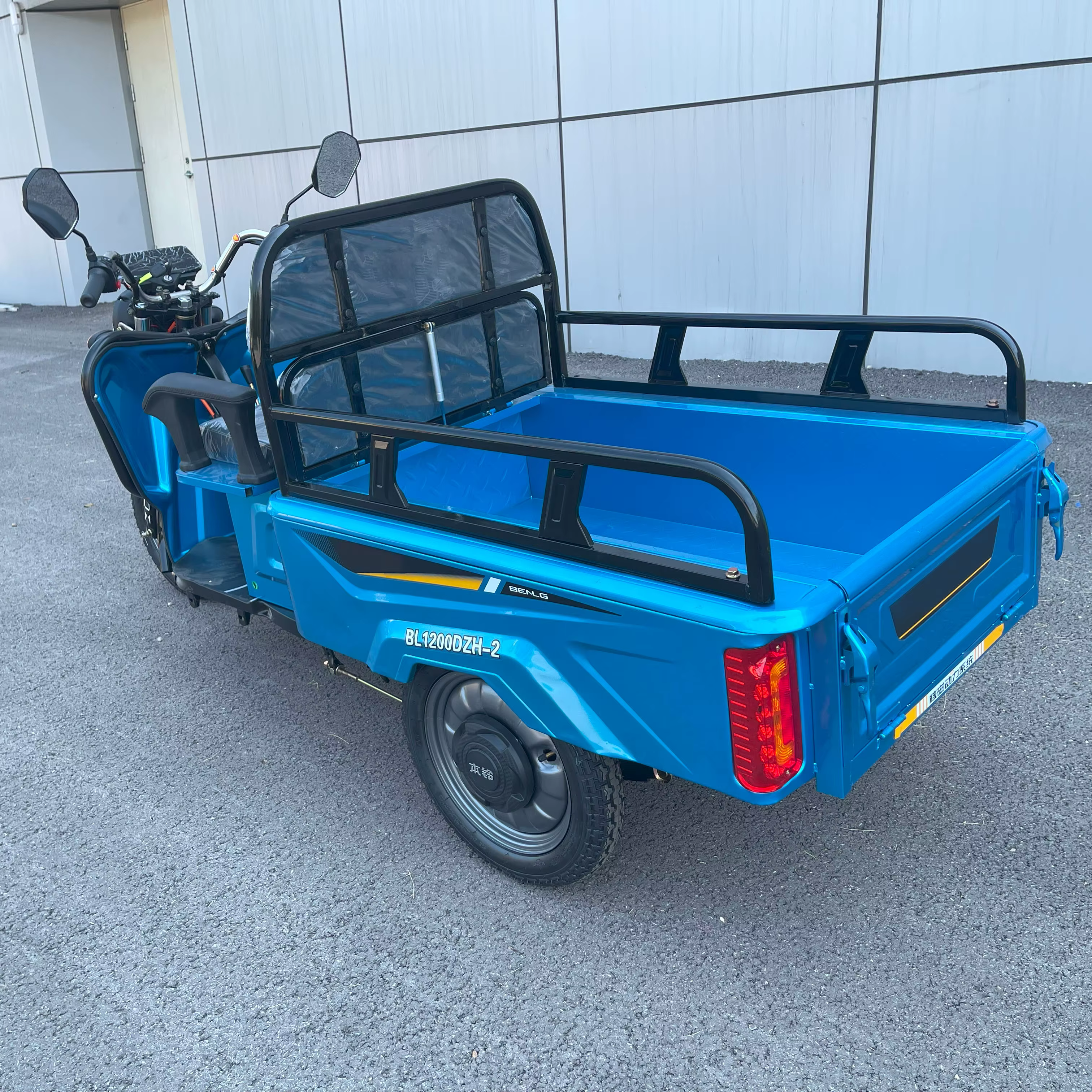 Electric 3-Wheel Self-Lifting Dump Cargo Trike 48V — image 5