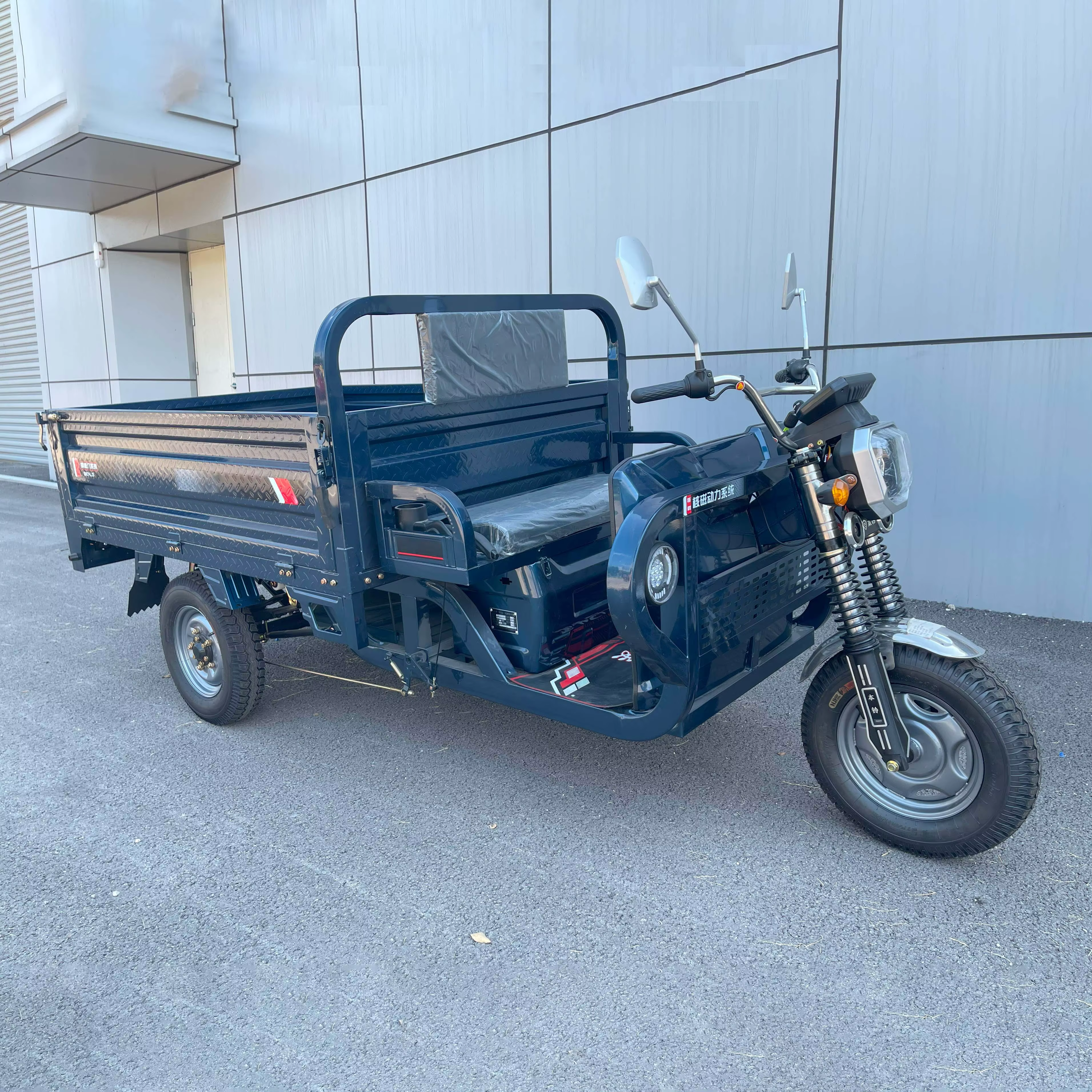 60V 30AH 45AH 52AH 1200W Three-Wheel Electric Cargo Tricycle — image 4