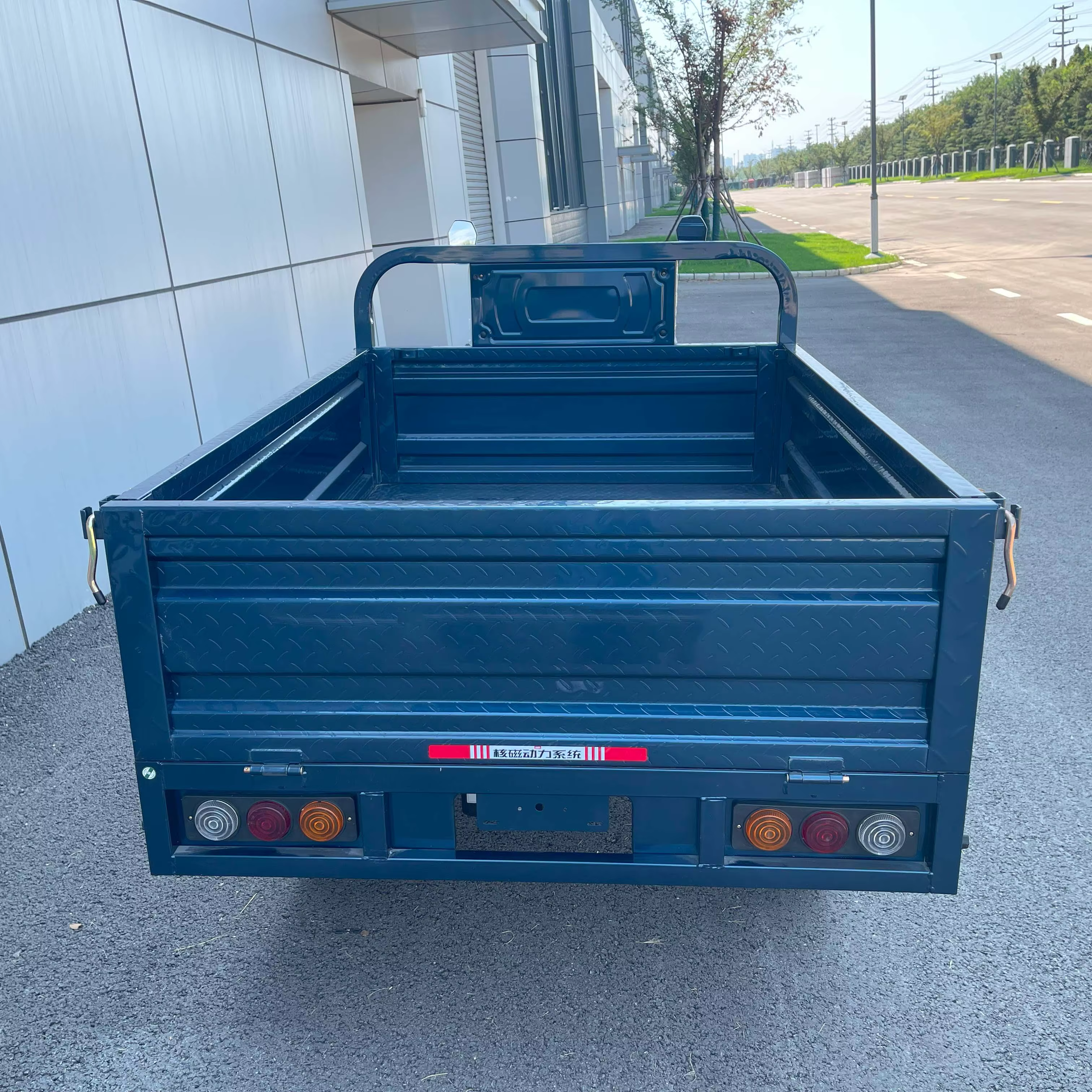 60V 30AH 45AH 52AH 1200W Three-Wheel Electric Cargo Tricycle — image 5