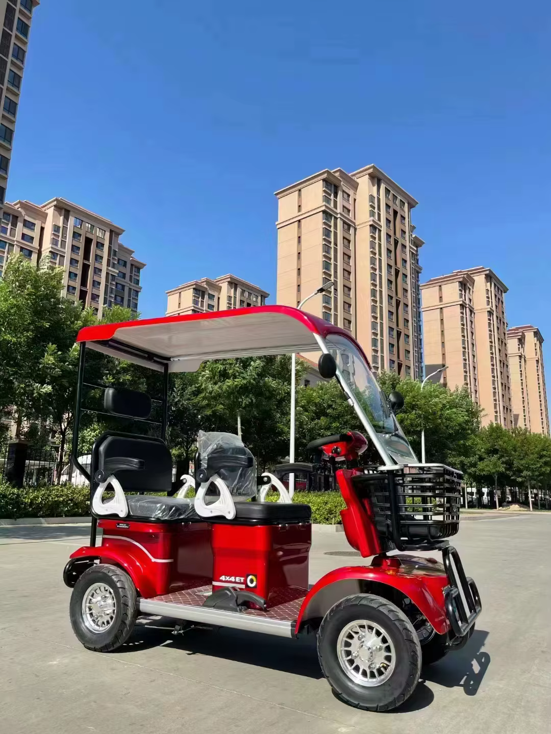 Four Seater Four Wheeled Sightseeing Bus Car with Roof Electric Golf Cart — image 5