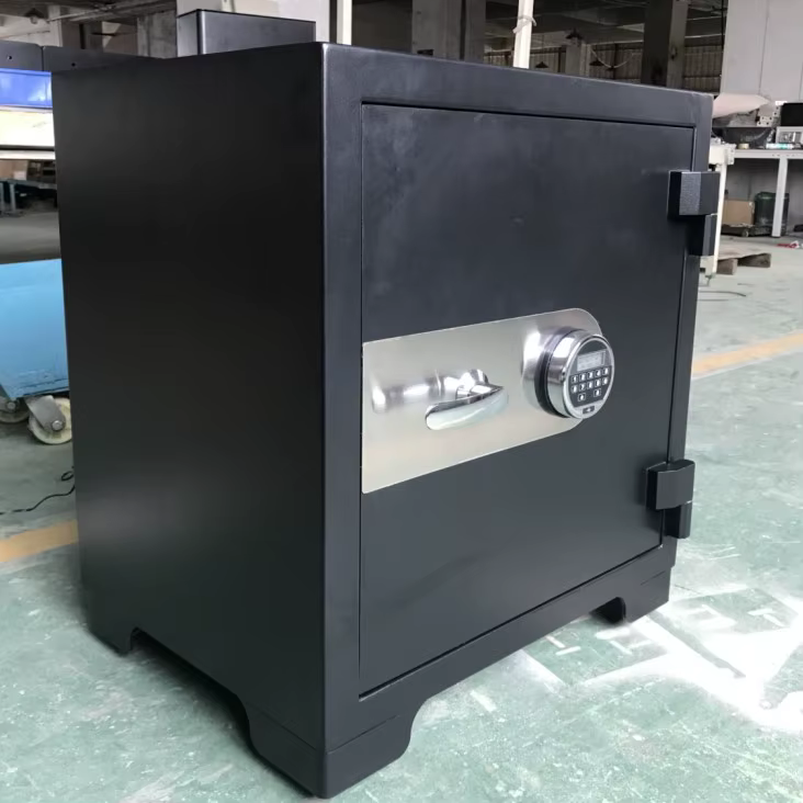 Luxury Electronic Digital Lock Safe Watch Winder — image 2