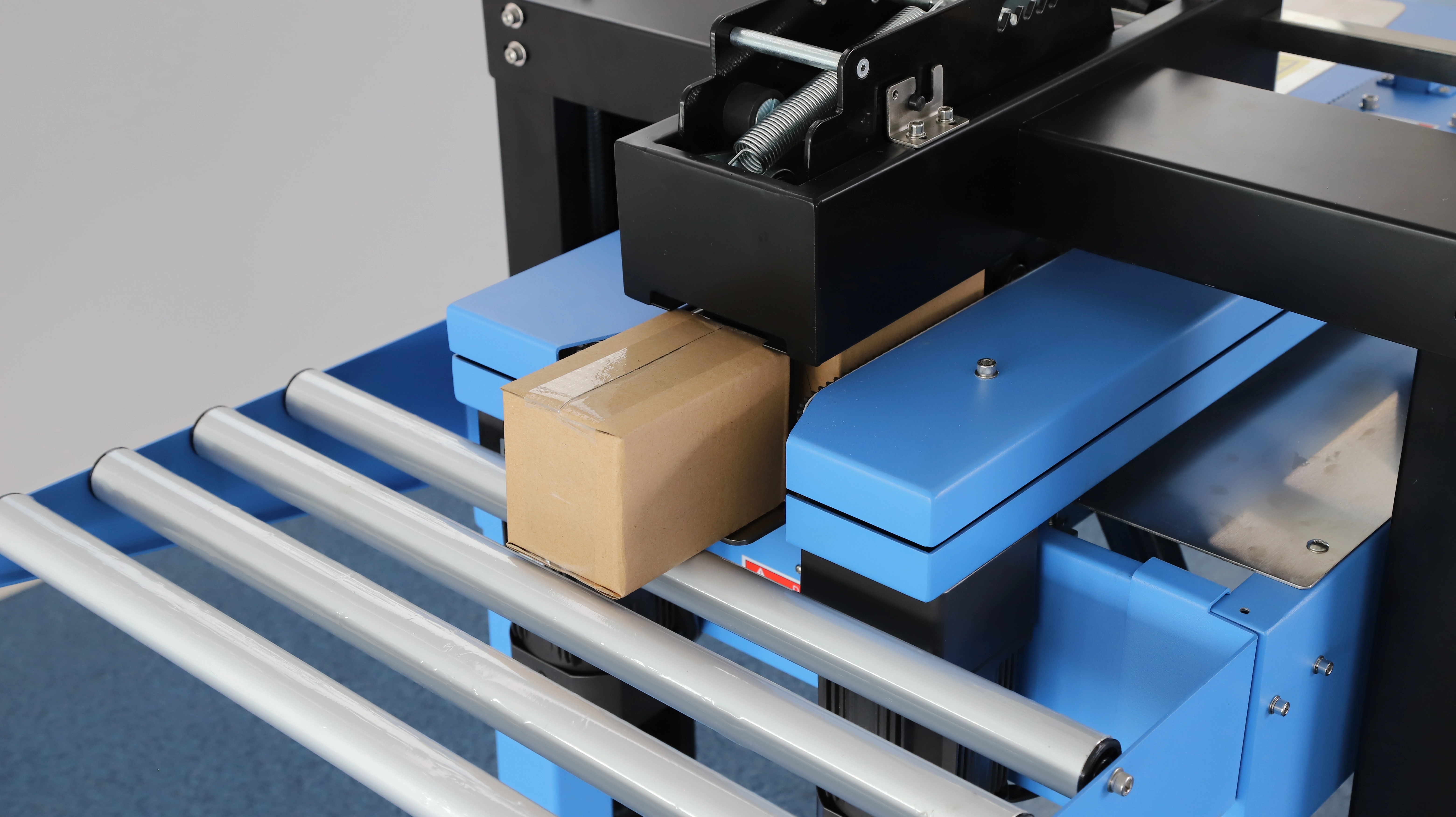 FXJ-4030A Hualian Semi-automatic Carton Sealer Machine — image 4