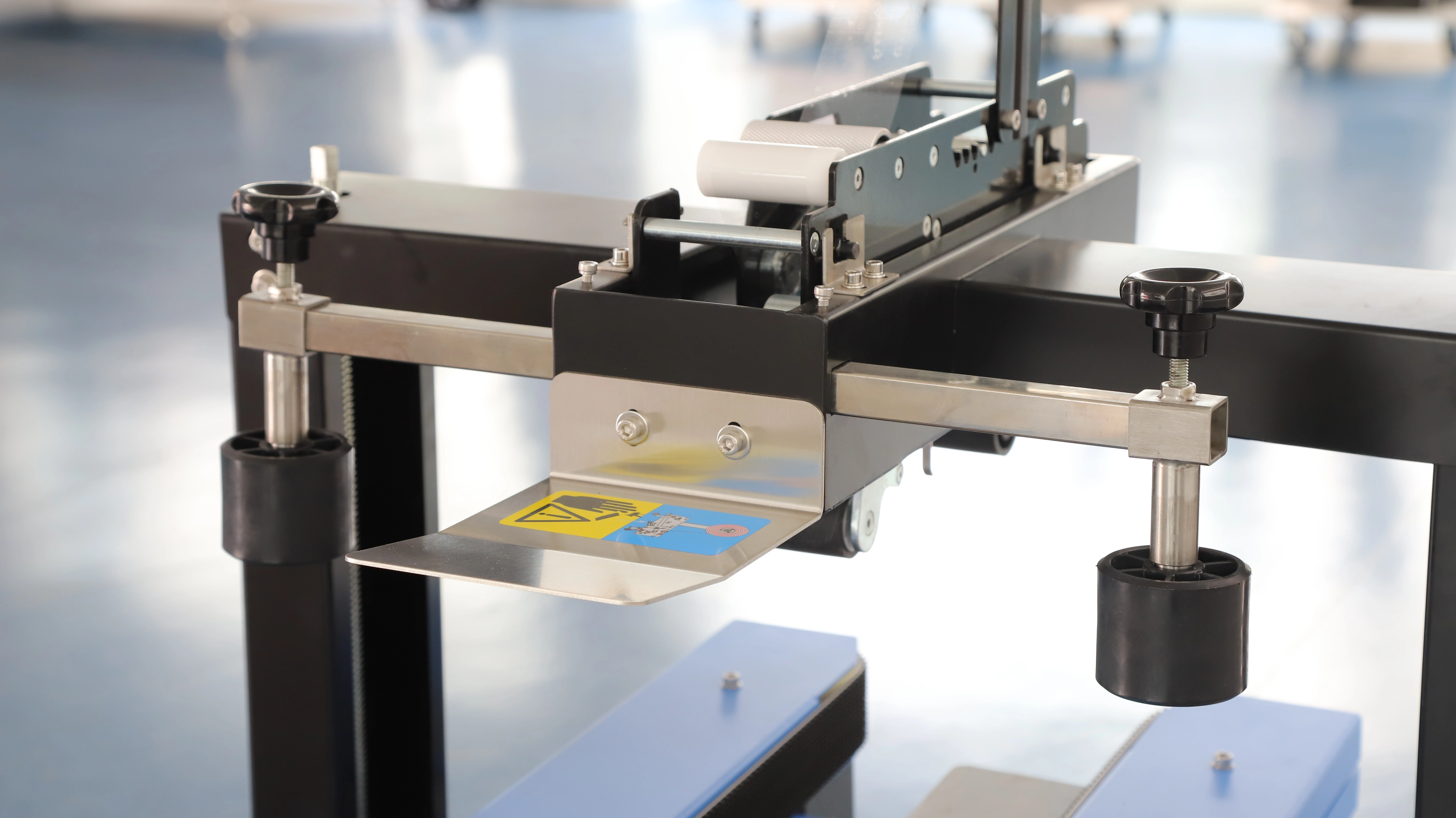 FXJ-4030A Hualian Semi-automatic Carton Sealer Machine — image 6