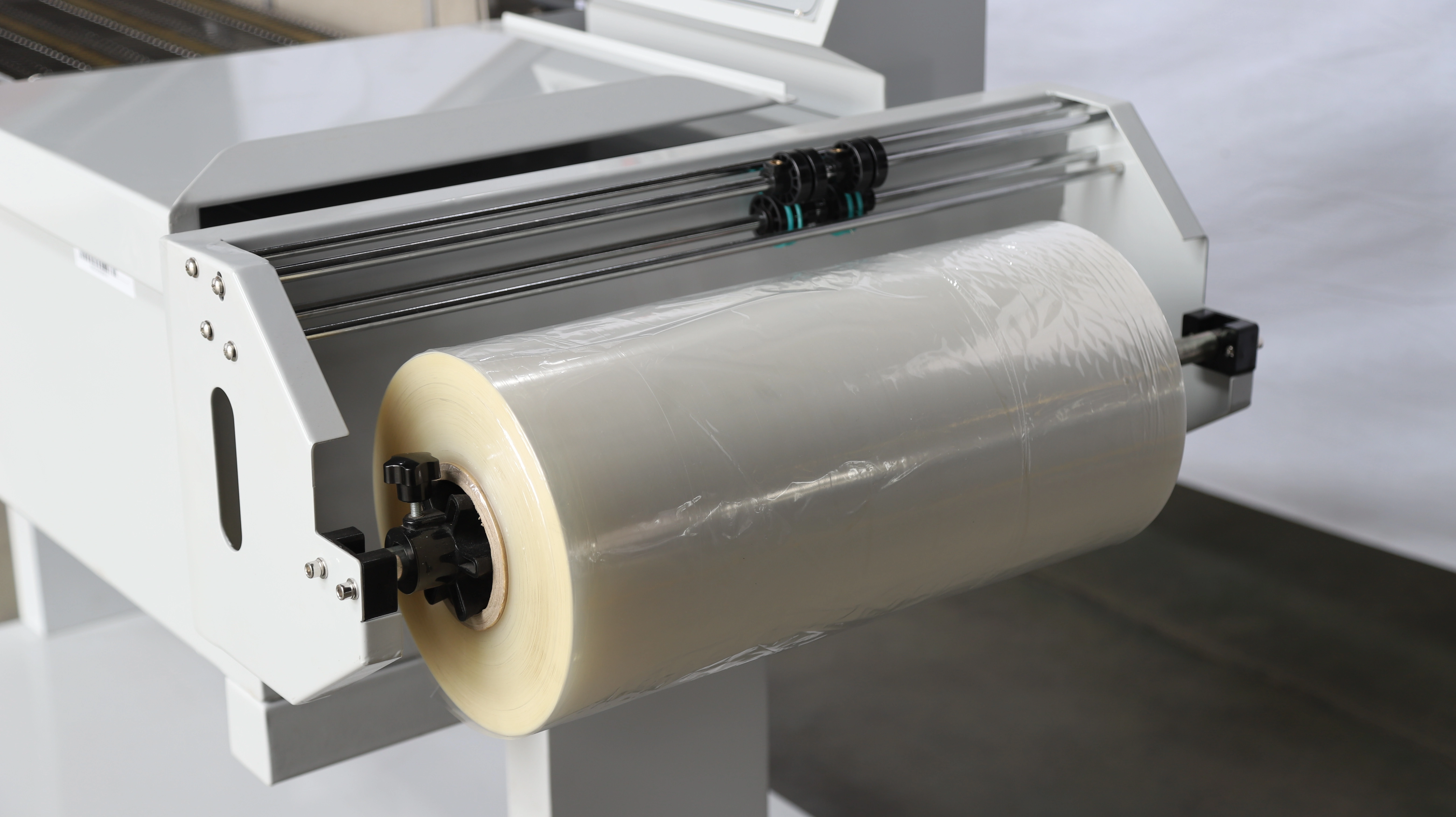 BSF-5540A Hualian L Bar Sealing Cutting Semi Automatic Tunnel Bag Plastic Wraps POF Film Heat Shrink Wrapping Machine — image 5