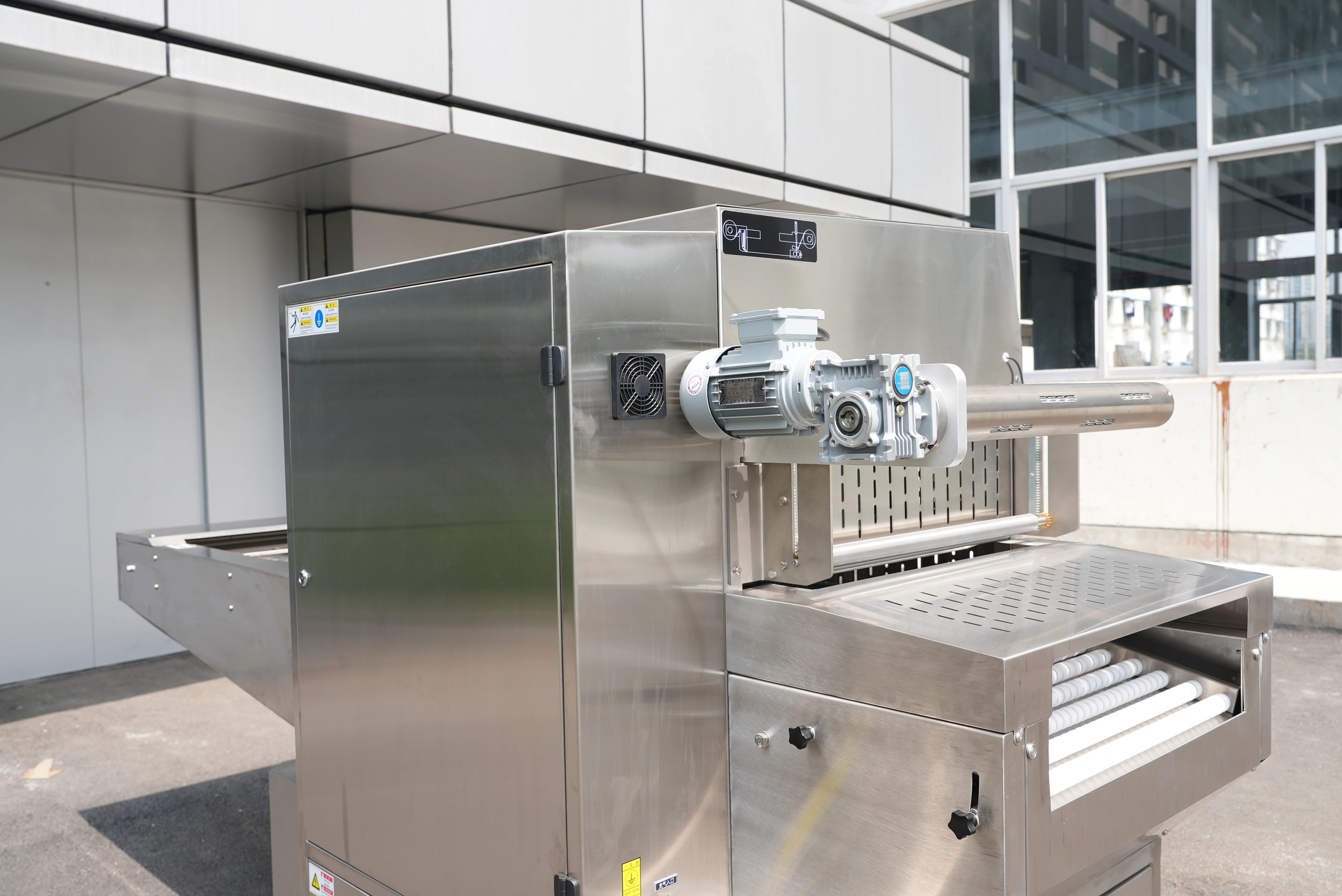 HVT-550A-3 Hualian Automatic Food Tray Vacuum Gas Flushing Packing Machine — image 5