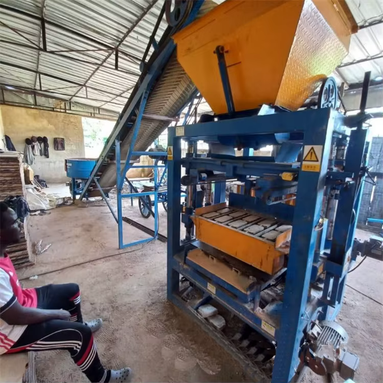 Customizable Size Color Mold QT4-26 Cement Brick Paver Hollow Brick Making Machine Concrete Block Machine Automatic — image 3