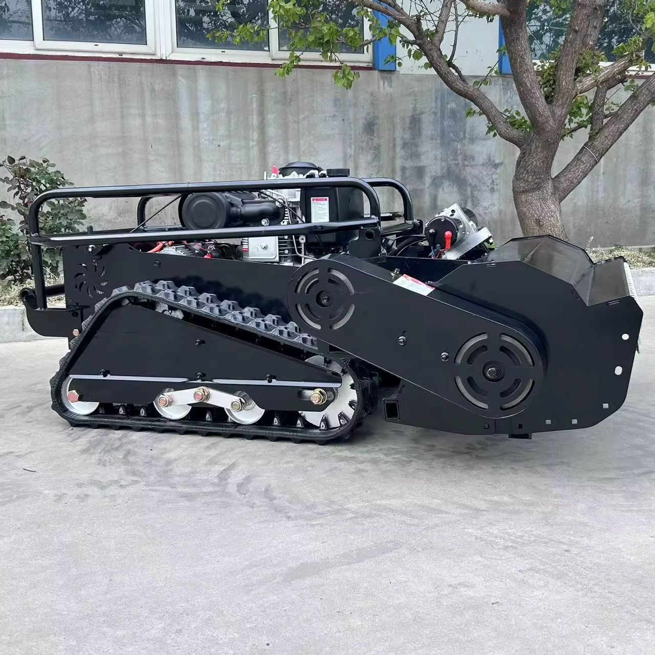 Robotic Smart Lawn Mower Self-Propelled Industrial Grade Wireless Automatic Grass Trimmer — image 4