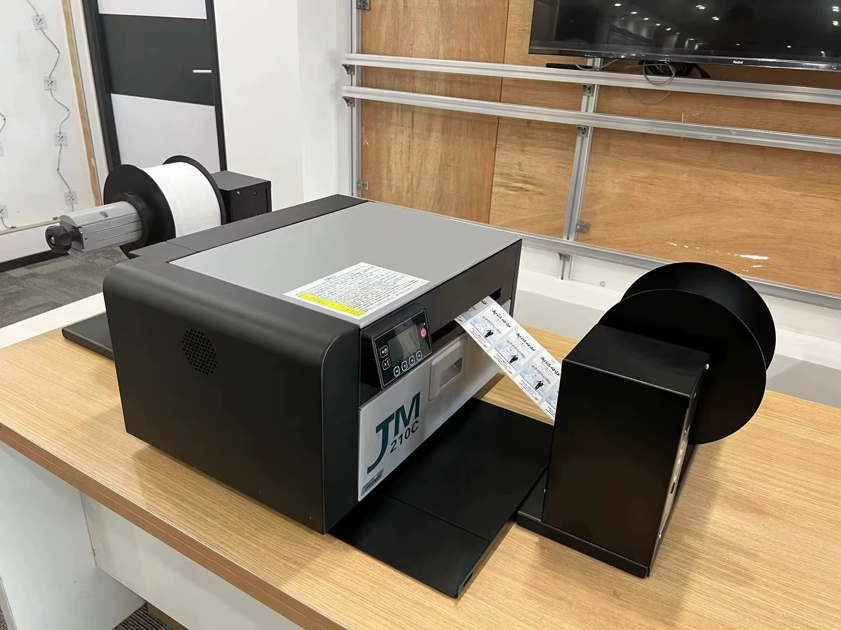 Desktop Roll-to-roll Color Label Printer — image 2